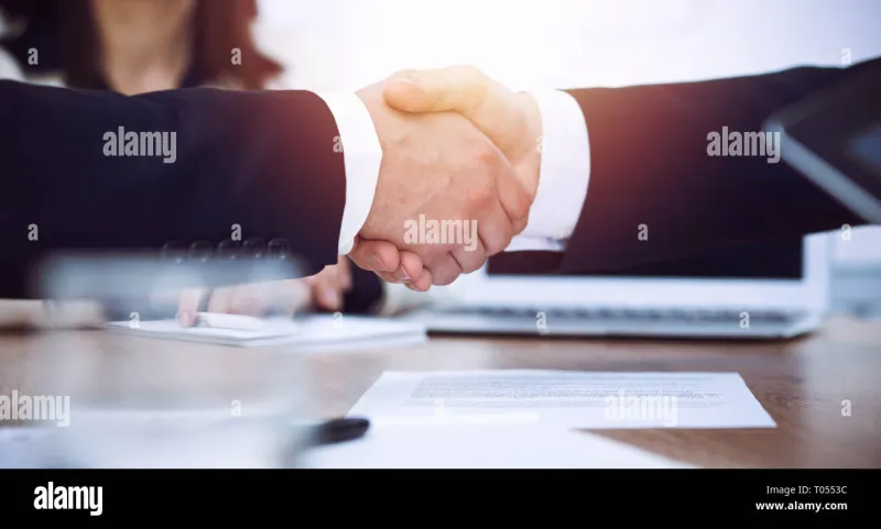 The New Merchant's Roadmap: How to Evaluate, Negotiate, and Lock In Your First Wholesale Supplier